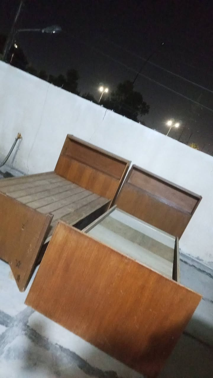 عندي جرابي خشب ثنين ام النفر
وغرفه مال نوم خشب للبيع للأستفسار على الرقم ***********
