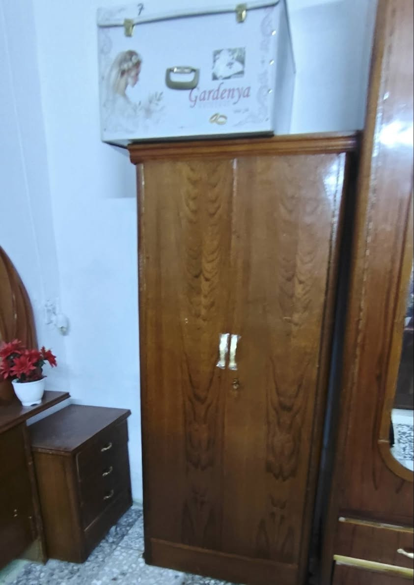السلام عليكم  غرفه للبيع نضيفه ومرتبه بسعر600الف 
رقم الهاتف: ***********
العنوان: بغداد
