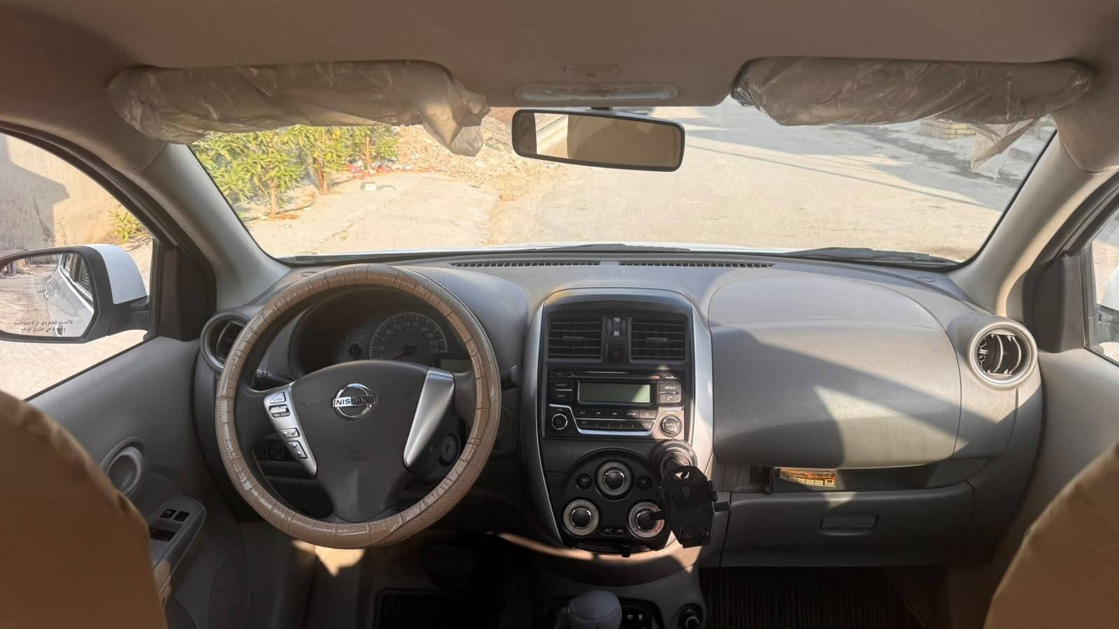 نيسان سني هندي بليته الزركه للبيع
موديل ٢٠١٩
ماشية ٩٠ 
سياره جديده بمعنى الكلمه 
رقم بغداد 
تحويل شوكت متريد 
تحكم ستيرن 
تبريد ثلج 
فلس متخلي عليها 
ترايك للبصرة 
بيها شبر صبغ بالجاملغ الخلفي بسبب شخط 
السعر ٩٨ وبيها مجال بسيط
مكان السيارة الفلوجة 

للتواصل *********** اتصال* واتساب 
***********
