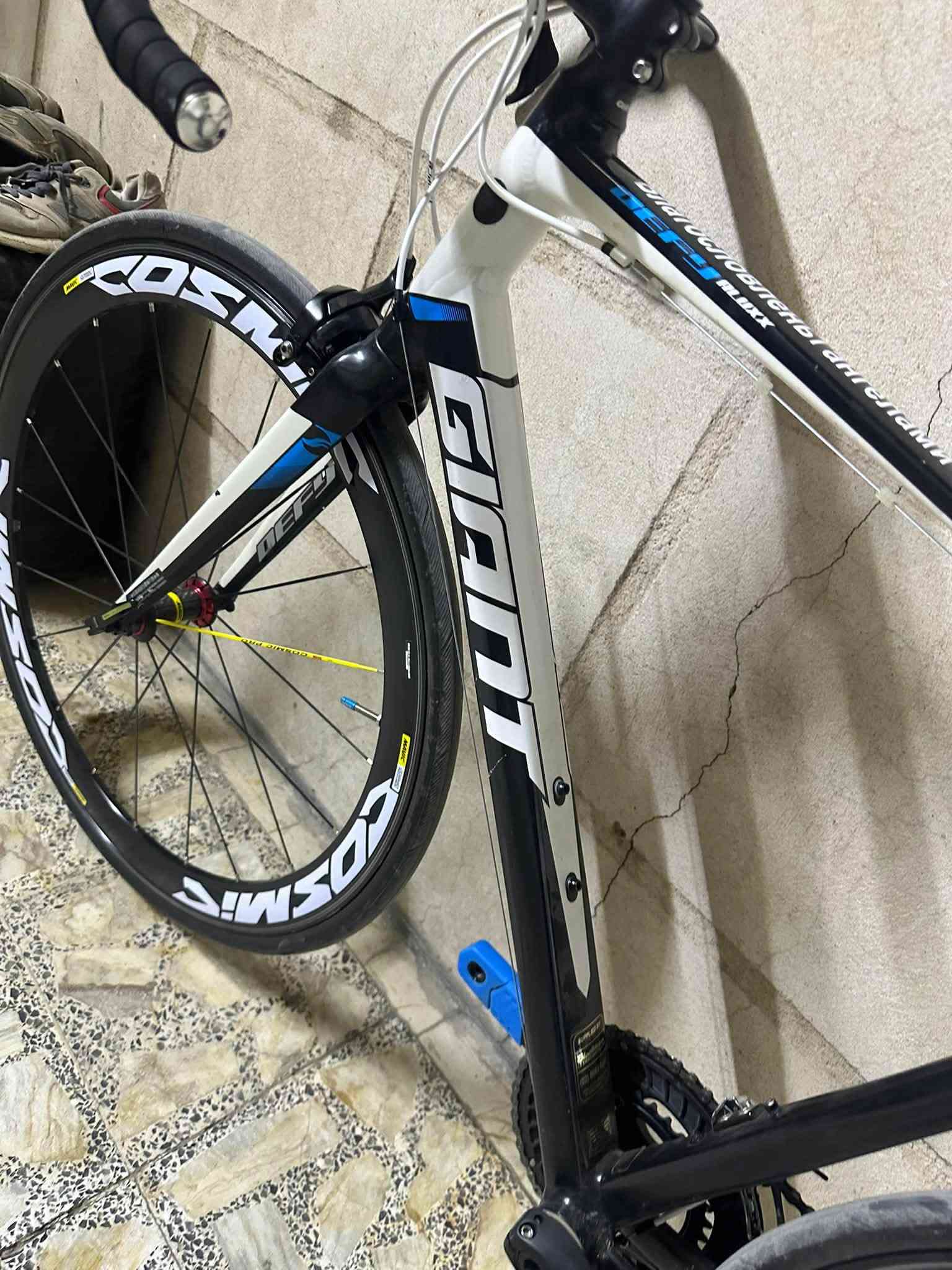 GIANT DEFY ALUXX 2018 🇹🇼
•
•

دراجة الطريق (Road bike) ماركة جاينت للبيع فقط
معدن الدراجة المنيوم الماشة و مدة السرج كاربون فايبر
(البلادي من الوكالة) 

نسبة النضافه 99‎%‎
ابعاد الفريم : الحجم 28 / القياس 54 ML
وزن الدراجة بالكامل : 8 كلغم

مجموعة الدراجة Shimano 105 R-7000 
مطابق بدون اي اختلاف جديد مشدود اصلي استيراد واصلني Made in Japan

عدد التروس : 2 / 11
الكرنك 50 - 34 T
الدشلي 11 - 30 T

المقود (الستيرن) كاربون فايبر ماركة S-WORKS
وياله كوزمك جديد شاده 6 بنط طرب حقيقي صوت جداً عالي 

اطارات الدراجة كونتينتال  25/c700
الدراجة صلوات على النبي عروس عبالك توها طالعة من الوكاله و مجهزة على اخر حباية

السعر المطلوب: مليون و الشراي الجاد يدلل
العنوان: بغداد / الشعب / سوق شلال / قرب مركز شرطة شارع عدن
للاستفسار: ***********
