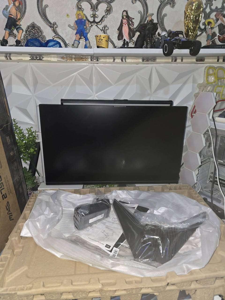 السلام عليكم 
شاشة من MSI MAG 275QF 
2k - 180Hz - 27 حجمة
نضافتها 💯 استخدام قليل جداً جداً مابيها شخط وما بيها ديد بكسل  كل ملحقاتها موجوده ماكو اي نقص كيبلها ال دسبلي موجود وعندك الاستاند مالتها جديد على وضع الشركة ما مستخدمه
كل الملحقات كاملة
سعر 235 ويا توصيل
او عنواني بابل الهاشمية ***********
