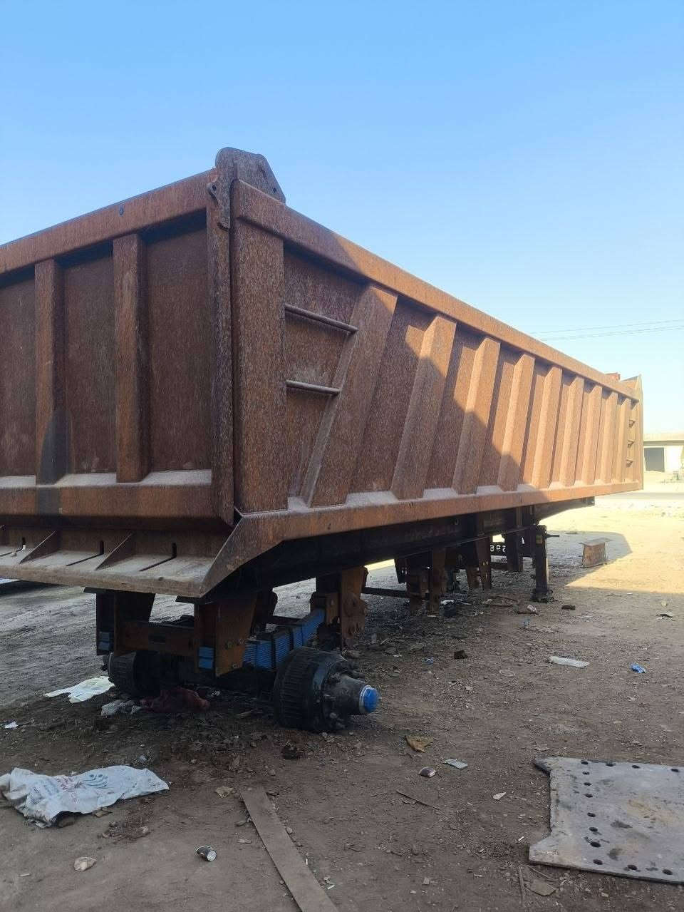 للبيع عربانه ماموت حداديه 4 دنكير 3 يمشن والرابع تعليك يحتاجلها 3 دناكير ذرعتها 31 حدادة كامله نقص صبغ وكهربائيات و3 دناكير حسابها للحداد كله واصل مكانها بغداد 
‏‪***********‬‏
