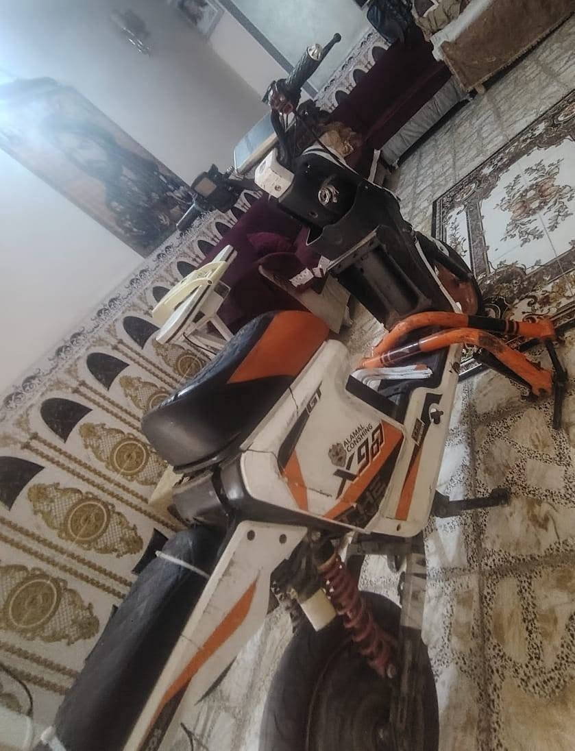 السلام عليكم دراجة شحن X900 دراجه كوم حديد
بطاريات جدد كهربائيات شغاله ابيع كوم حديد تجي
تحمل َوتروح سعر 125
مكاني بغداد
رقم الهاتف شراي يتصل فقط ***********
