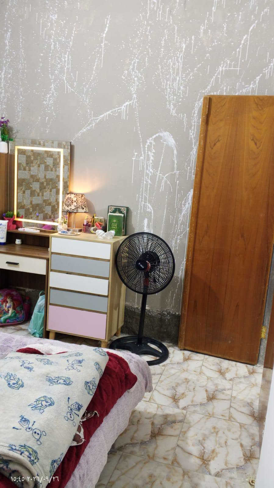 البيت للبيع مساحة ٨٠ متر الاساس صب كونكريت
والسگف عگادة البيت يحتوي على غرفة وصالة ومطبخ واستقبال وصحيات داخلية وخارجية الارضية والجدران سيراميك البيت طابو زراعي سند 25 مرقم من البلدية الموقع كوفة السهيلية الثانية شارع مسلم بن عقيل السعر 30 مليون للأستفسار واتساب ***********

مكتب الموسوي للوسائط العقارية مستعدون لأستقبال عروضكم التجارية والزراعية والسكنية بيع وشراء رهان ايجار

نص مكتوب في الصور:
- ٢٠٢٦/٠٩/٢٦ ١٥:٤٥
- ١٦:٢٤ ٢٠٢٦/٠٩/٢٦
