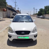 كيا كارينز • ٧ راكب • ٢٠٠٩