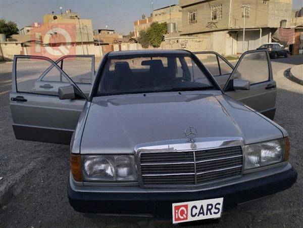 مرسيدس 190 • ١٩٨٧ • محرك بطة