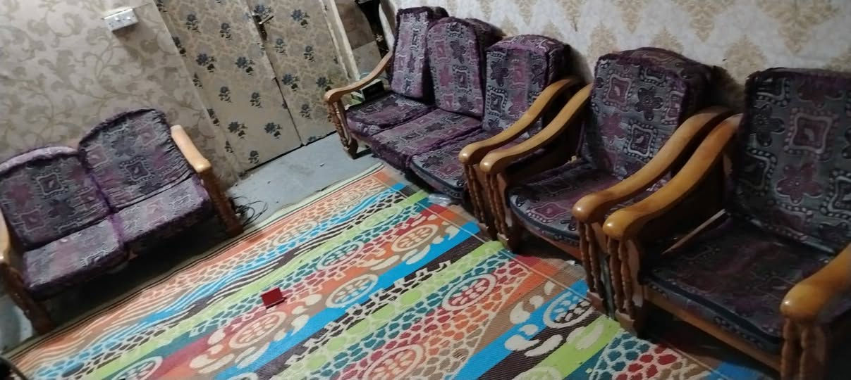 كاونتر اربع قطع ١٥٠ الف
كنتور صاج ٣ ابواب ٧٥  الف
تخم ماليزي ٧٥  الف سبع مقاعد مقعد بي كسر 
غراض عاطله مكيف وشاحنة ٥٠ الف
الي ياخذهن شلع ٣٠٠ الف
الموقع المشتل المعلمين قرب جامع مالك بن انس لا يوجد توصيل
واتساب 
***********

