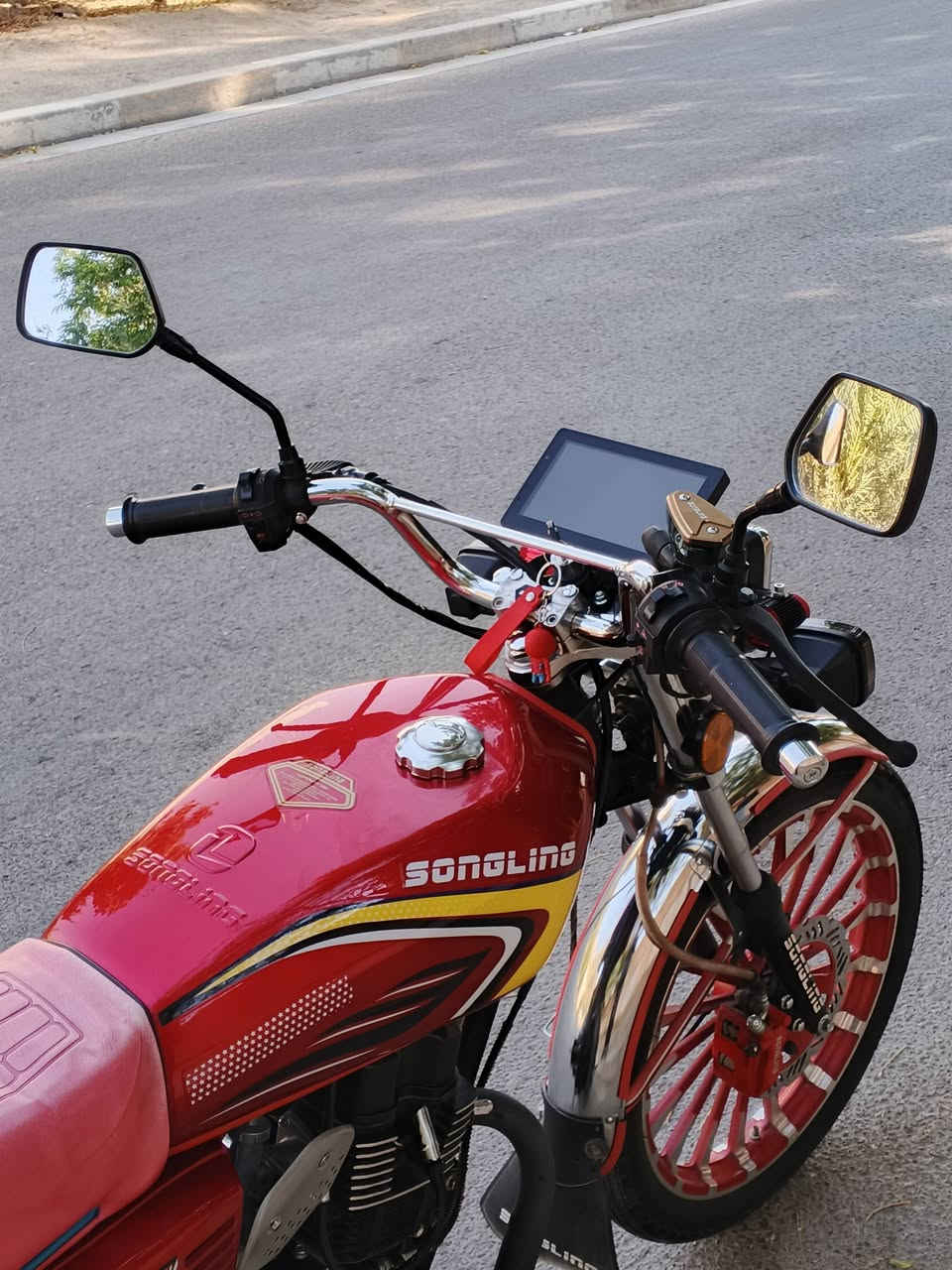 سلام عليكم سونك للبيع موديل 26 عله وضع شركه مكينه 200cc ضاغطه وزنجيل لموطور جديد مثل ماموضح  سعر مليون وميه وبي مجال (1100) اتصال عله  الرقم*********** مكان الانبار قضاء عانه
