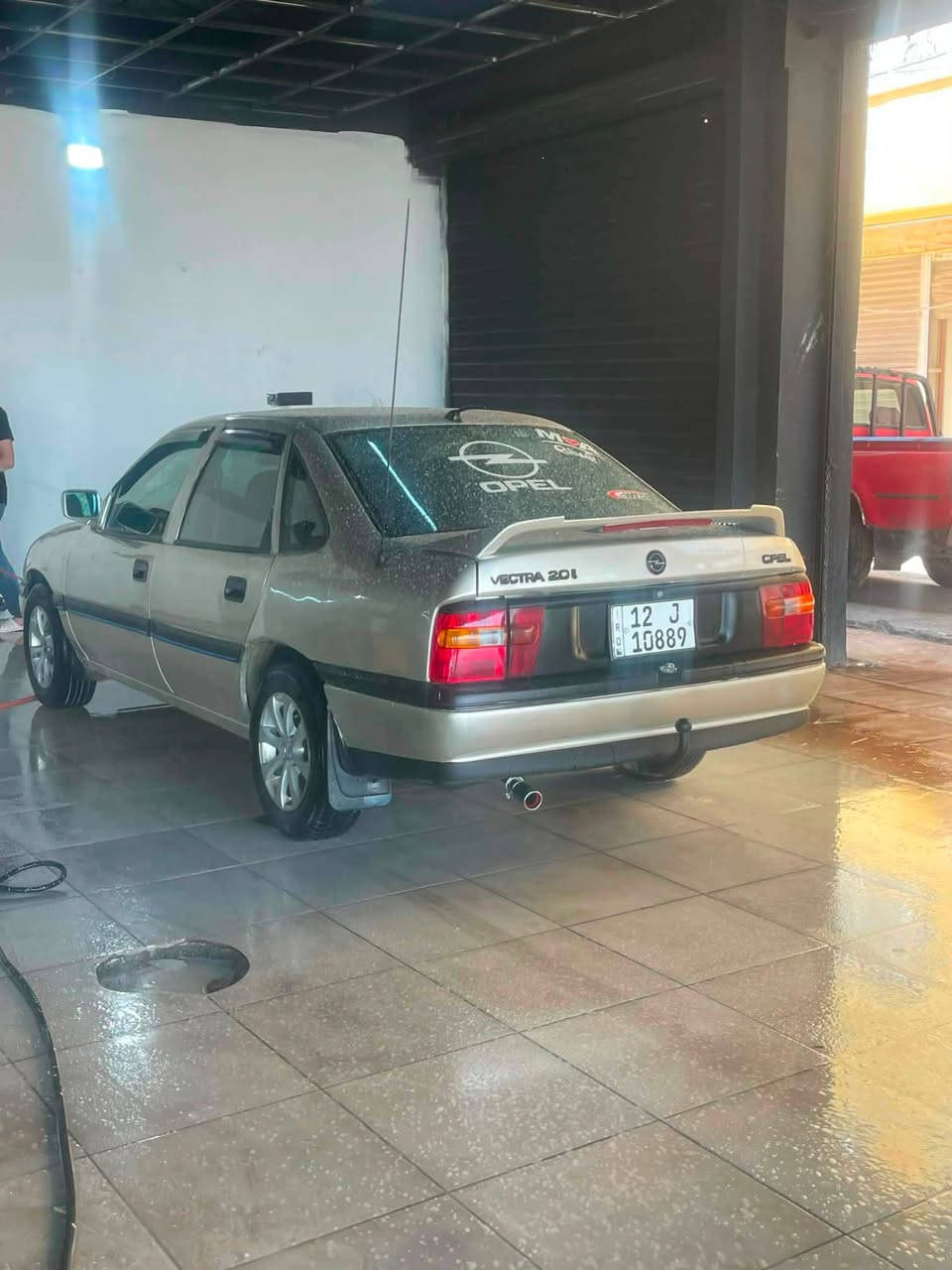 فكترا صندوك للبيع
موديل 93
رقم نينوى 
باسمي 
رقم جديد
سنويه جديده الى 31
لون ذهبي 
صبغ عام جماليه 
فتحت سقف 
كير عادي 
جامات كهرب 
مكينه جديده كصه 
مكان السياره شيخان 
السعر 40 
***********
***********
