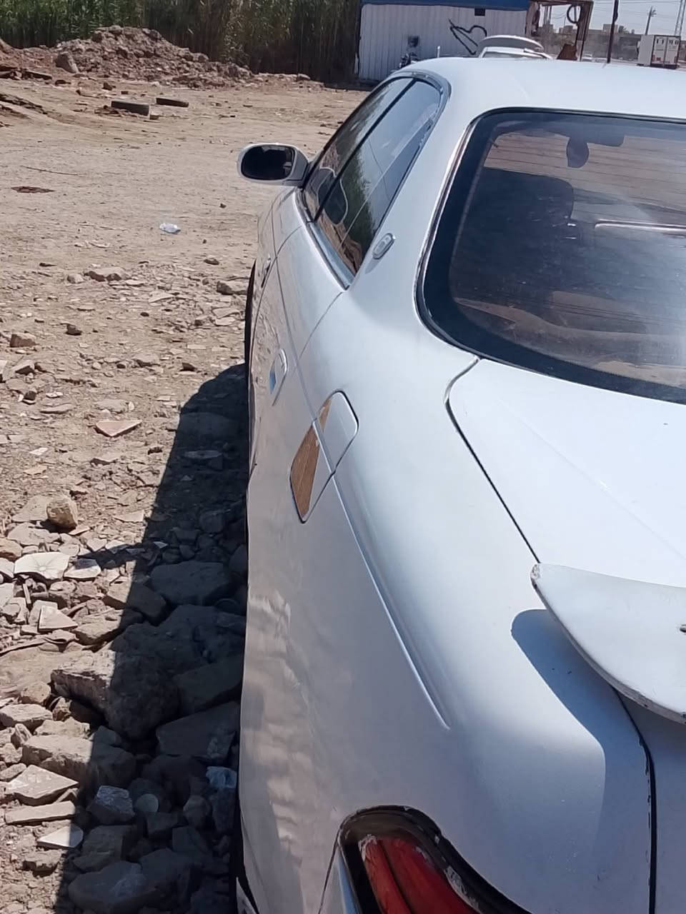 سلام عليكم سياره مارك رقم بغداد الدولي بسمي ابيع تصغيط مكاني الشطره***********
