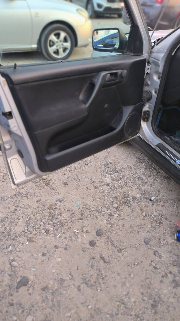 سلام عليكم كولف للبيع موديل 92هزه لل 26 بسمي سياره كامله من كلشي  تبريد شغال رقم بغداد  داخل جديد تخم تاير جديد مكينه 1800 كير اوتو ماتيك باتري جديد لايت زينون  ماناقصه شي ان شاءالله  ***********سعرخاص مكاني المحموديه

