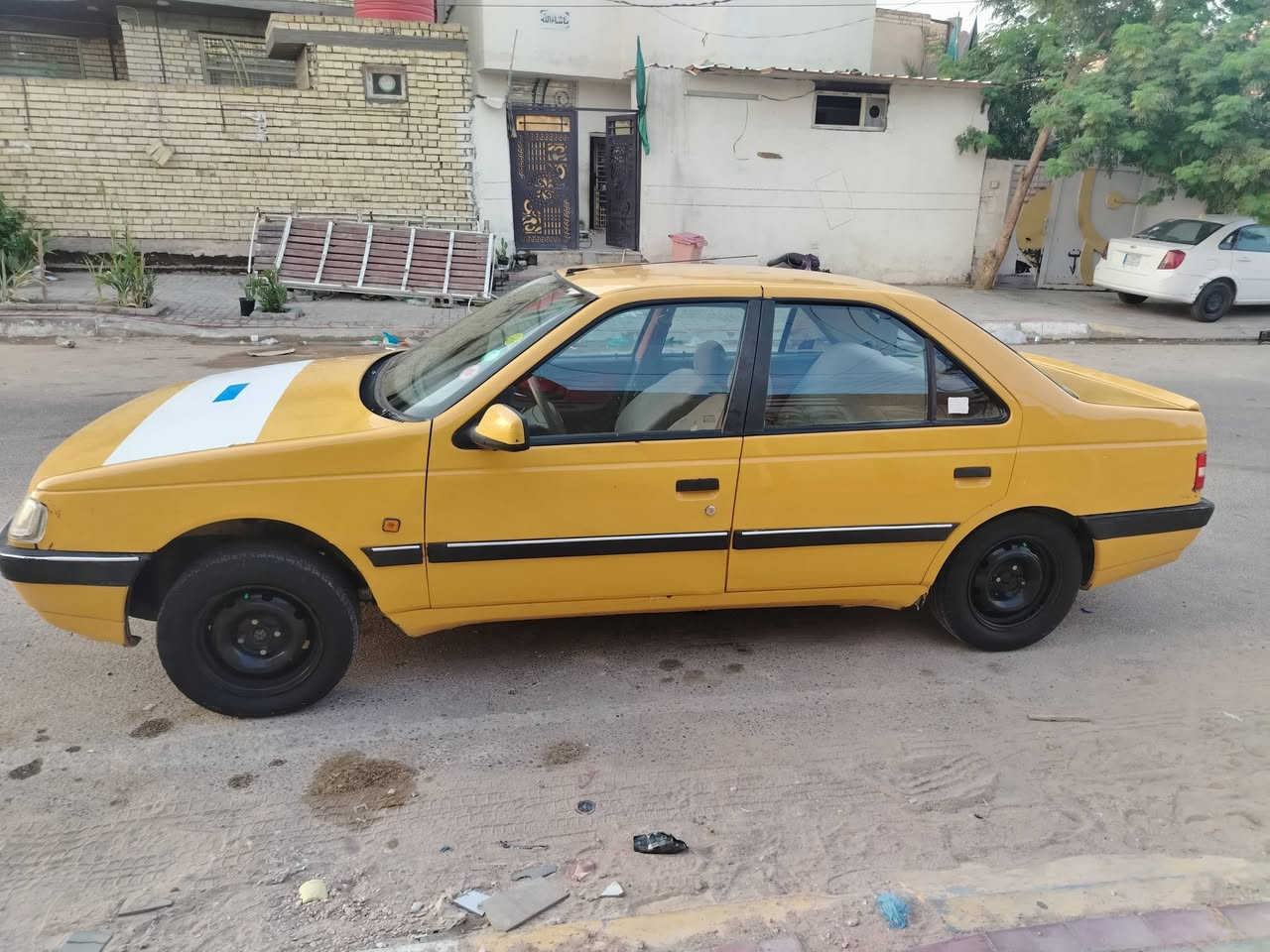 السلام عليكم سياره بيجو اكد للبيع السياره بدي مكفول ماكينه مكفله زوجته خلفي جديد سياره جاهزه قبل الشارع ما مبدل بيها ولا قطعه مبدله بيها كله على البلاد سعر 36 بيها مجال للشرايه. ملاحظه سياره ما بيها قطر الصبح الاستفسار على الرقم ***********
