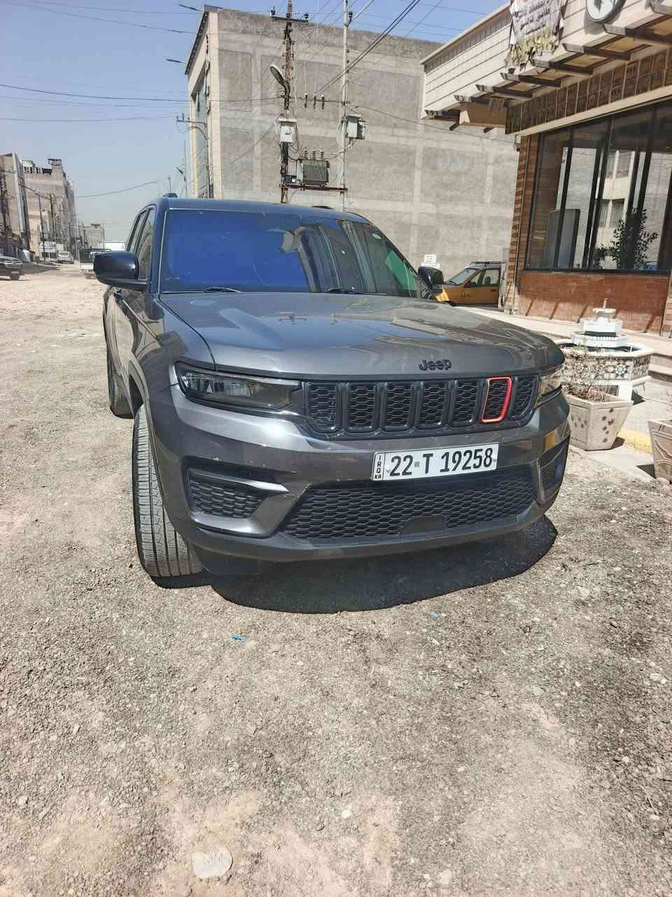 السلام عليكم جيب للبيع موديل 2023
حادثه كلش خفيف بس شبر بلبنيد وشويه بلجاملق 
السياره ماشيه 61 فتحه السياره مواصفات حلوه مكاني الدوره السعر ٢٩٠ورقه وبيه مجال 
رقم ***********
