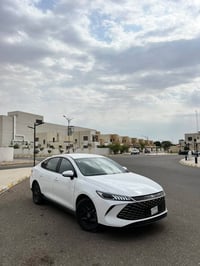 هايبرد • ٥٥ كم كهربا • ماشي ١٢ ألف