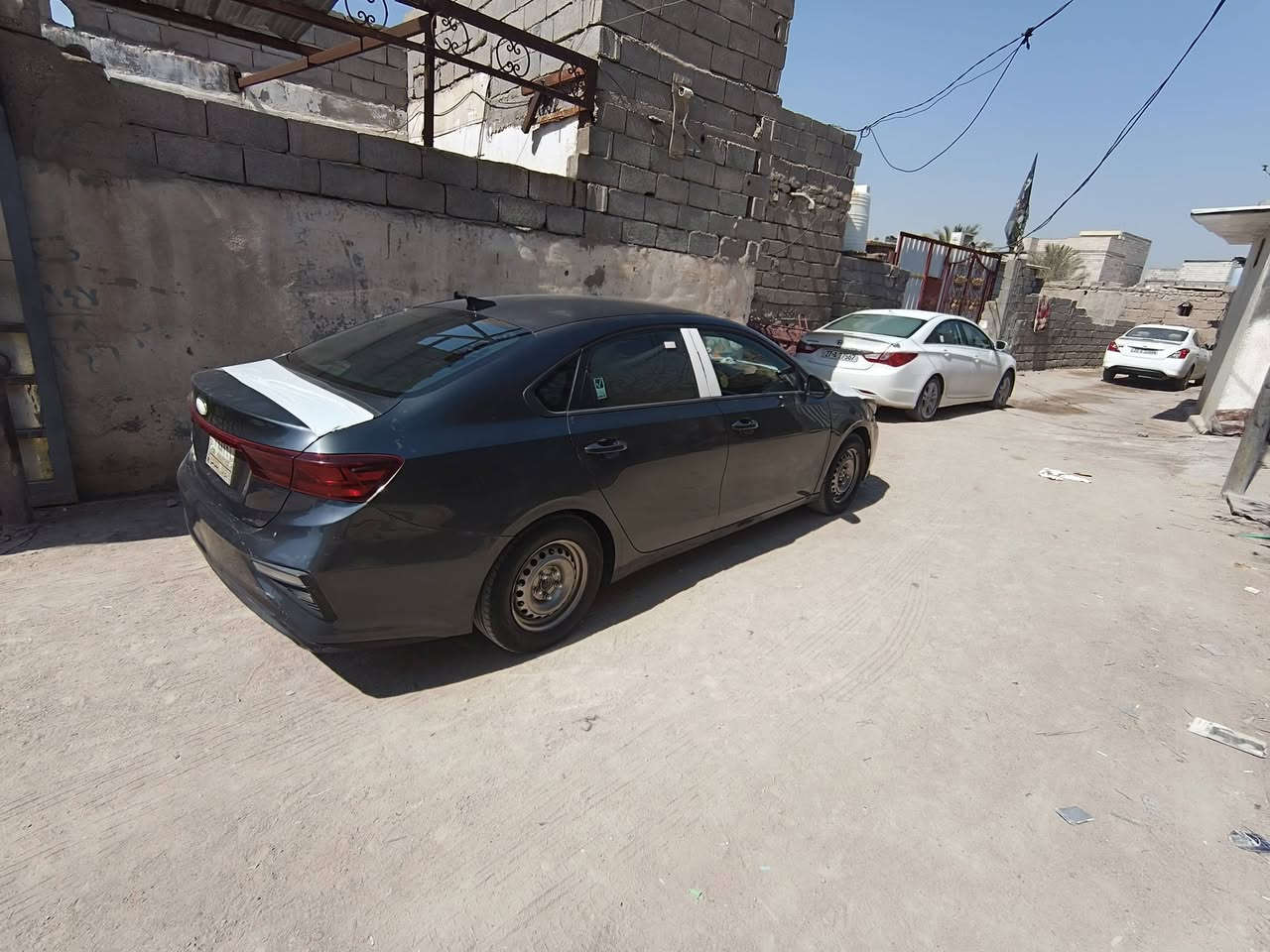 سلام عليكم كيه فورتي 2019 للبيع أو مراوس سياره جاهزه مكينه 200دوشياره كلش حلوه ضربته من امريكه جاملق وبنيد وبين شخط باب السايق 113وبيه مجال بسيط *********** 
العنوان بصره أبو الخصيب
