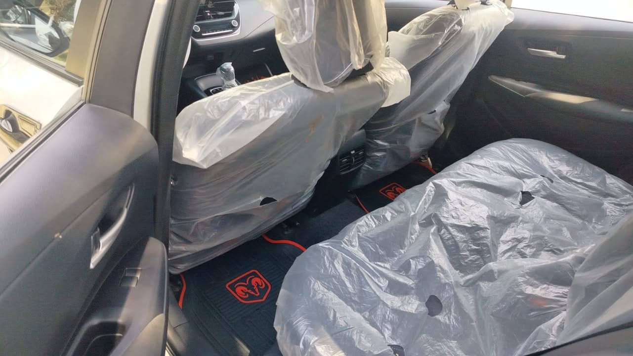 👍للبيع كورلا موديل 24
مواصفات 
فول بدون فتحه هابرد
السياره ماشيه ٢٣
ابيض مثل ماموضح بلصوره 
اي نقص مابيه جاهزه اترايك وين متريد 
السعر 147
للاتصال على الرقم ***********
