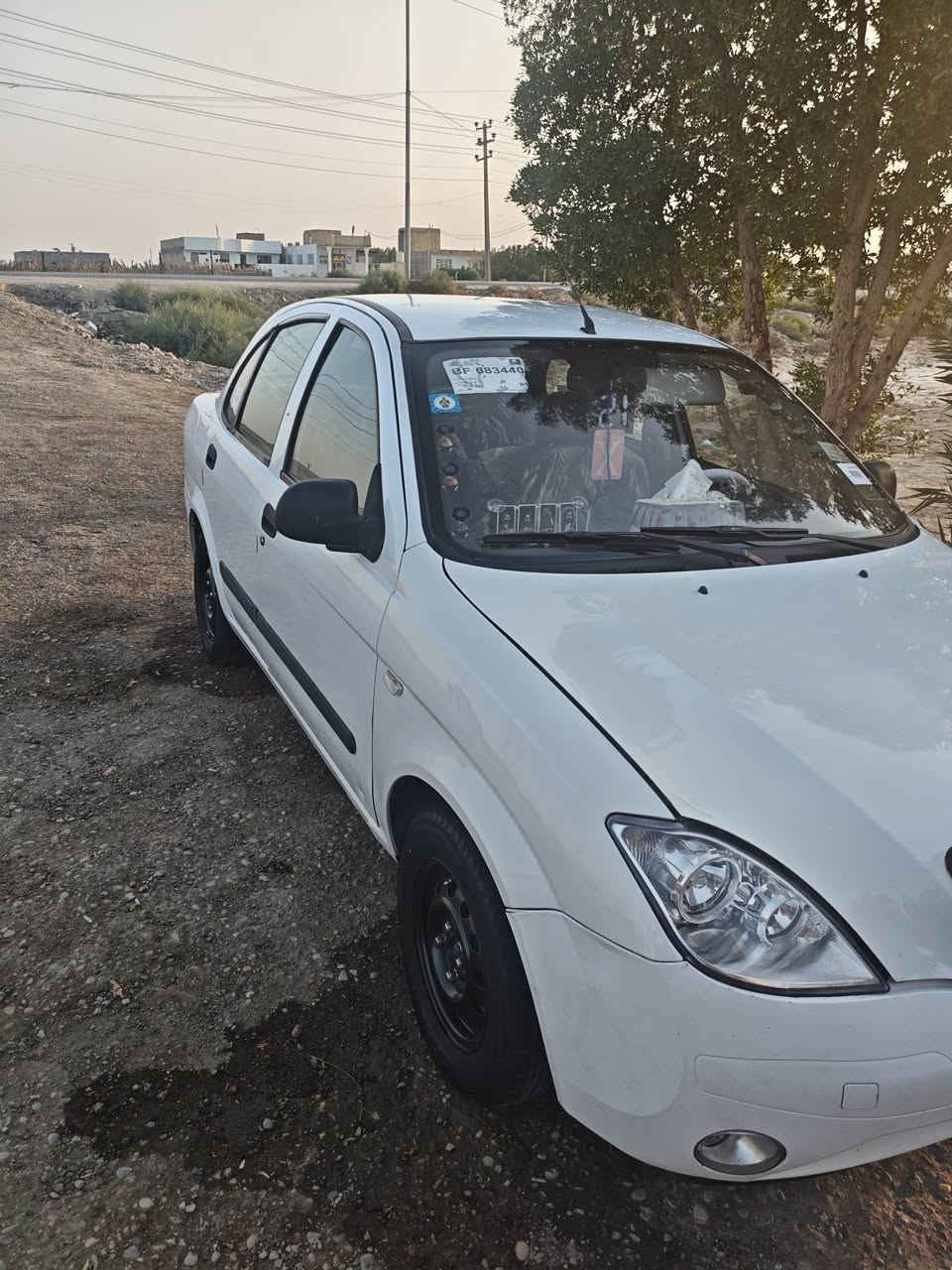 سلام عليكم طيبه للبيع كفاله عامه كامله المواصفات سياره استخدام شخصي مكينه حداديه مكينه كير خير من الله تبريد تدفئه رقم نكليزي بعدني ما شاده سعر 45 وبيه مجال حك الجيه غير متواجد فيس***********

