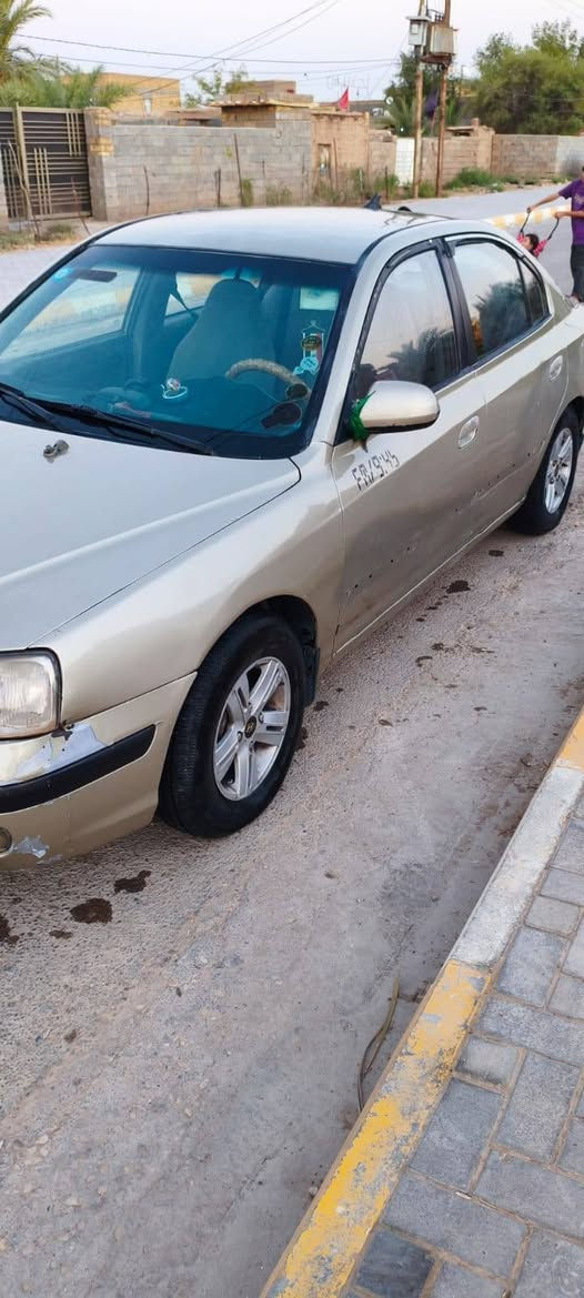 السلام عليكم لانترا 2001 
مكينه 1600 تبريد خير من الله 
مصبوقه عام ضربتها موضحه بصور 
دواخلها نضيفه وحلوه سنويه نافذه بشهر 6
ملاحضه السياره عوزلها بريشر فقط 
مكانها كوت دجيلي سعر 58 وبي مجال 
***********
