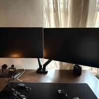 للبيع شاشتين من نوع سامسونك حجم 24 تردد 75 hz مع ستاند شاشة ثنائي هيدر...