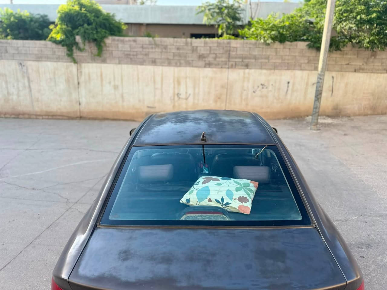 کیای سیراتۆ مۆدێل ٢٠١١
ڕەنگی نەوتی 

تەنها نیو دەرگاو ئەو تۆزەی پێشەوەی تەعدیلە بێ ناو بێ ئێرباگ سەقف و سنوق و بۆنیت کاڵبونەوەی هەیە

٢٣٨٠٠٠ کم ڕۆیشتووە 

سەیارەکە تا بڵێیی جایزە ٤ تایەی لۆکی لەسەرە 

کامل تەحەکوماتی سەر سوکانە 

٦ گێڕە 

گێڕ و مەکینەی بەشەرت بێ تەقەو ڕەقە سەیارەکە کالم جایزە 

موشتەریت لە خزمەتام نامە بنێرە 

***********
