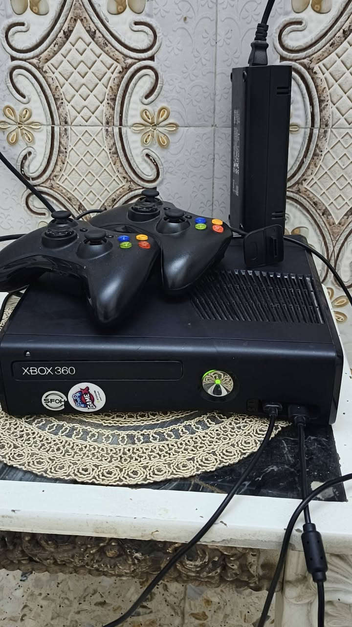 متاح xbox360 مهكر جهاز استخدام شهرين مكفول من كلشي تاخذه بضمانتي بيه جوستكات 2 وبيه 51 لعبه جان محمل 258 لعبه وحذفت منهن
السعر 125 وبي مجال 
مكان مدينة الصدر 
هـ/***********

