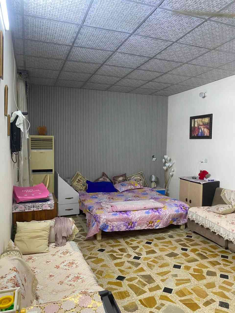 دار للبيع
حي الجامعة 

قرب المستشفى دكتور جمال 

المساحه (250) متر 

يتكون من (4) غرف نوم 🛌  

للاستفسار 📞 ***********

عقارات الشهم سامراء شارع 2000
