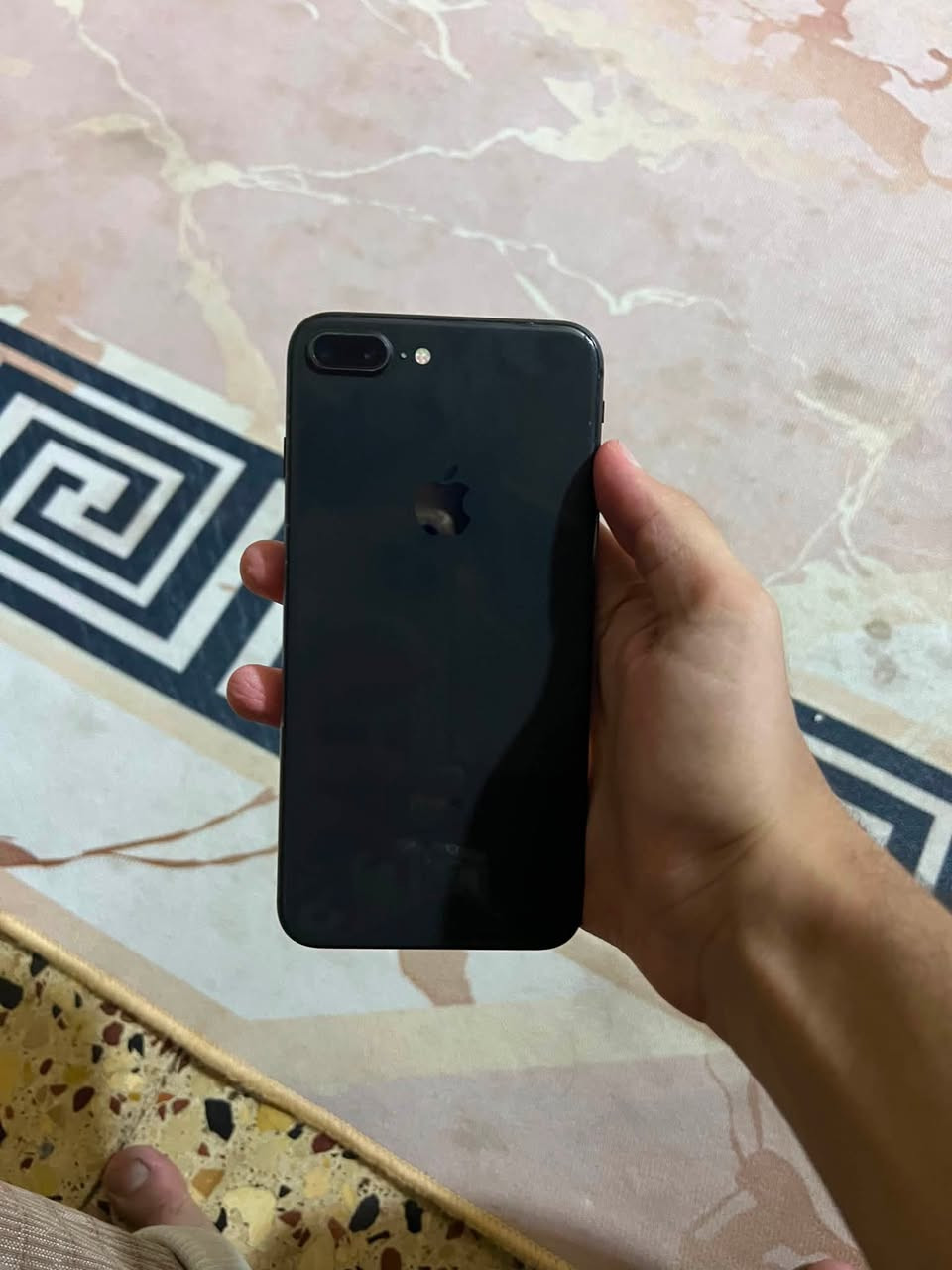 عرض بيع: iPhone 8 plus 
اللون: اسود
الذاكره: 64
كاميرا: 4k 
الفريمات: 60 فريم للالعاب
البطاريه: مبدله بوحده اصليه وكاله وهسه هيه 100
الملحقات: كفر يخبل وشاحنه 
المكان: نجف 
الجهاز نظيف ومابي خدش وهاي الخدشه البسيطه باللزكه 
السعر 85 وبي مجال زين راسلني خاص او اتصل واتساب 
***********
