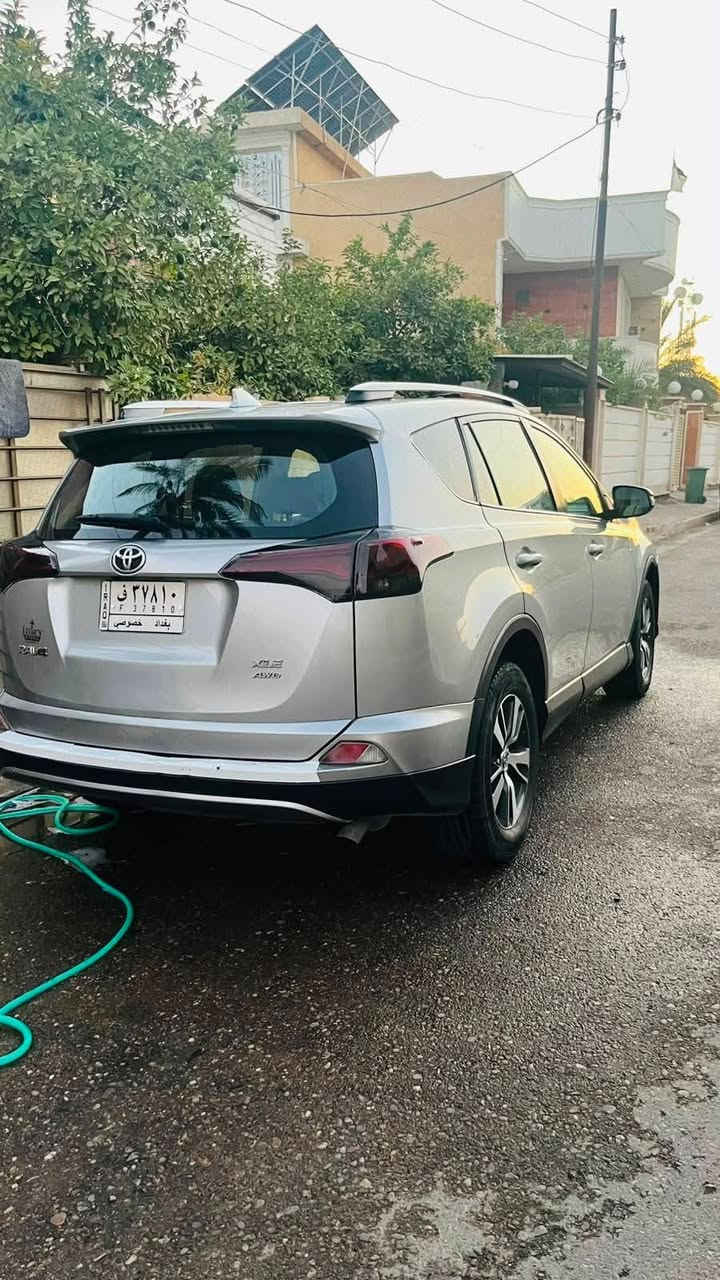 Toyota RAV 4  2018
للبيع او المراوس
 xle أعلى فئة
فول مواصفات  
قطعه تبريد 
شاشه 
بصمه 
اشاير بالمري
فتحه 
جنطه كهرباء 
محرك ٢٥٠٠ دوش
تبريد ثلج
السيارة كلش نضيفه ما بيها نقص نهائي
السعر ١٣٥$
الضرر :-
الجاملغ عكس السايق صبغ 
الجاملغ  جهة السايق بارد 
بنيد بارد 
بدون ضرر دواخل او شاصي  

المكان :- بغداد _ اليوسفيه 
للإستفسار الاتصال على الرقم  :-
***********
***********
