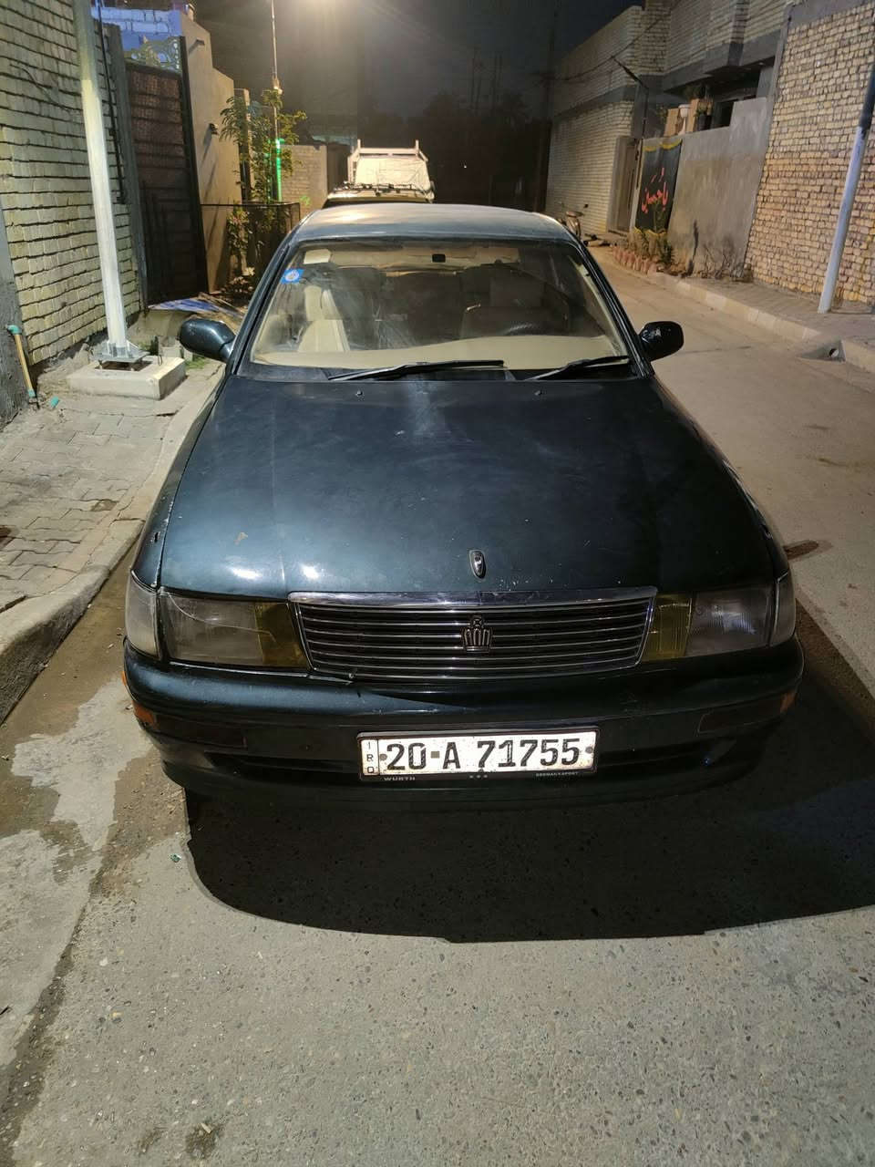 سياره كراون بطه موديل 92 مكانها بغداد الرقم ديالى سياره  /***********
  داخله هزه جديده ما ناقص هالشي سياره جاهزه السعر 48
