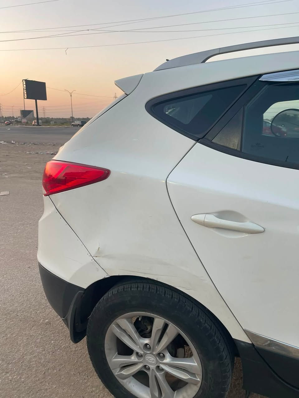 للبيع: هونداي توسان موديل 2014
المواصفات والتفاصيل:

 النوع: هونداي توسان (Hyundai Tucson)

 الموديل: 2014

 اللون: أبيض

 الرقم: بابل (خصوصي)

 العداد (الماشية): 140,791 كم

حداديه نظيفه 

 الصبغ: يوجد صبغ ورصعات وتكحيل حسب ورقة الفحص مرفقة بالصور (السقف والتفاصيل واضحة بالسونار)

المواصفات الداخلية والاضافات:

 شاشة أندرويد كبيرة

 بانوراما / فتحة سقف

 وديكور نظيف

والسعر: ١٢٠$ وبيها مجال 

للتواصل // ***********

 المكان: طويريج
