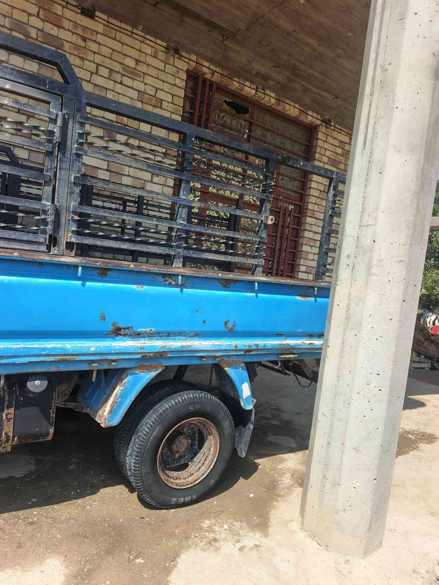 السلام عليكم للبيع كية بنكو موديل 96  السيارة نضيفة كشرها نضيف مابيها قطرة صبغ على الشركة السيارة دوشمتها جديدة أو سدر جديد تايرات الخلفيات جدد التفاصيل أكثر والسعر اتصل على الرقم ***********
