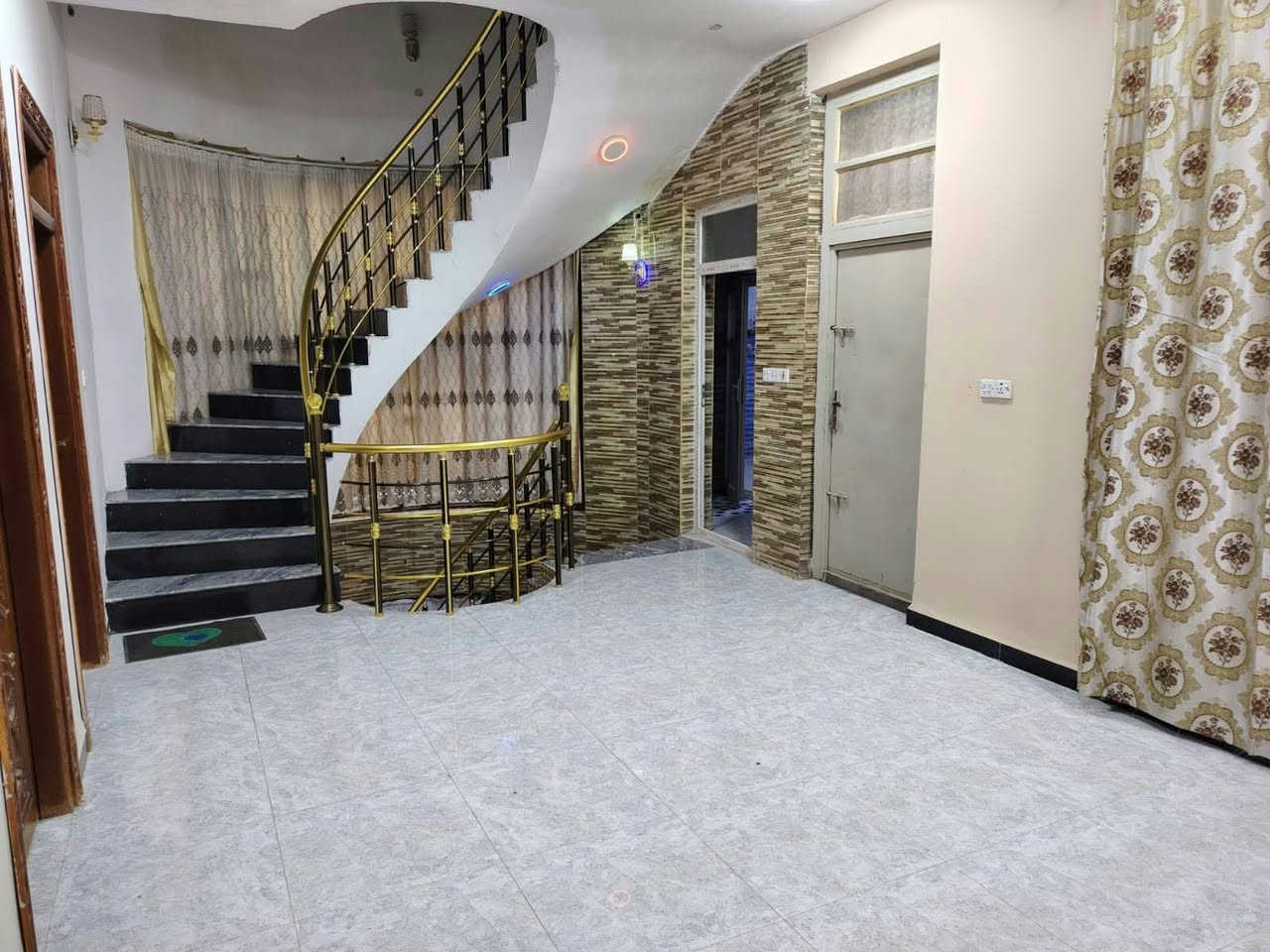 حي جامعه • طابو صرف • ٣غرف نوم