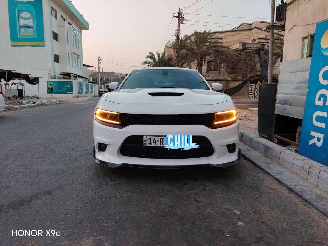 مراوس ب رام. او جيب ..سعرها مايتجاوز 135 
جارجر  Rt2019 سوبر تراك باك  .. سيارة ستوك.. بلاديه من طول للطول  حتى كزوز
دبات سود بلاد..

موصفات فول عدا فتحه...
محرك 5700 ستوك بلادي بدون فتح

رادار جانبي. نقطه عميه...

حساس خلفي
كشنات حضن جلد 
كشنات تدفئه وتبريد. فول كهرباء ايسر وايمن 
ترحيب بل مرايه 
دكمه سبورت وشفتات 
تشغيل عن بعد 

شاشه جبيره ابل كار بلي  و اندرويد اوتو 

كت Srt. جاي عليها  بلادي. 

الاضافات.  
لايت شكل جديد  2023   لد اشارة غلى طول  لايت 
ويل سكات باك  مع تخم تاير.. 

دركه مضلعه بدون Rpn

رقم بصرة شبه مميز.. والسنويه مجدده  2031.. حجم محرك مذكور بل سنويه  5700

مكان البصرة.. السعر 195
*********** وات ساب

نص مكتوب في الصور:
- HONOR X9c
- CHILL