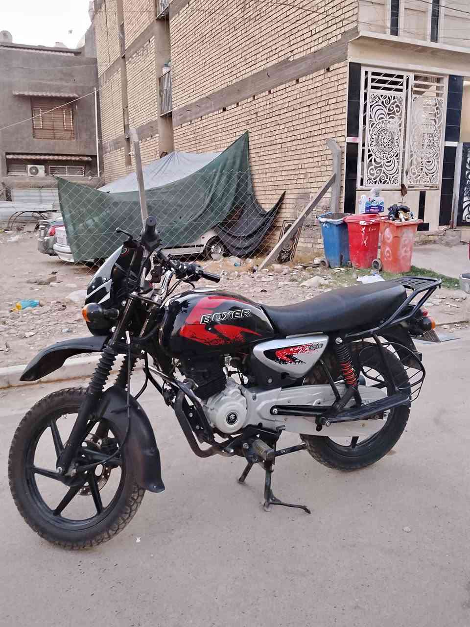 سلام عليكم ورحمة الله وبركاته 

نوع  / بوكسر جبلي 🏍️
موديل / 2023 ❤️
مرقم /  بغداد بسمي 🙎
مكيناه/  ما مفتوحه🧑‍🔧
كهربايات / كلهن شغال 🕺
الدراجه / نضيفه ما ناقصها اي شي 🧑‍✈️
السعر / 2.600 مليونين وستميه 🛬
رقم الهاتف /  *********** 
وتساب /  ***********
