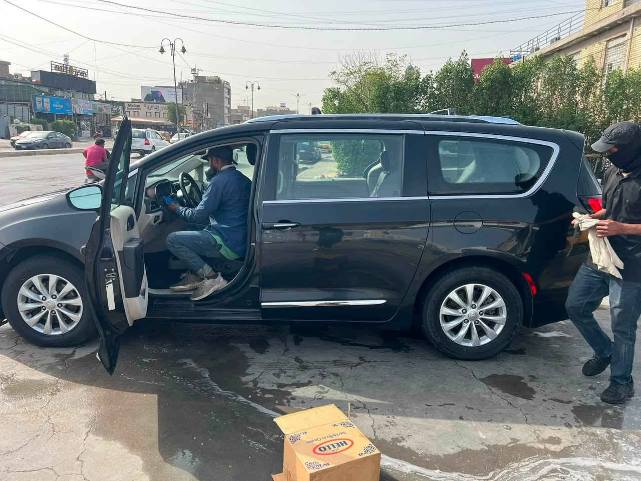 السلام عليكم للبيع
كرايسلر باسفيكا موديل 2019 اسود بغداد كامل tuoring Lمواصفات
 ماعده الفتحة""
حادث موضح بالصور !
الرقم : بغداد  خصوصي...  ‼️‼️‼️‼️‼️‼️
- محرك 6 سلندر 3600
- ويل كب حجم 17
- كار بلي
- بصمة للأبواب الاربعة مع بصمة للجنطة
- حساسات خلفية اصل
- كاميرا خلفية اصل دوارة مع الستيرن
- حساسات الاجتياز الجانبية
- كشافات دعامية اصل
- بصمة تشغيل وتشغيل عن بعد
- قبق الجنطة  شفط
- ابواب جانبية كهربائية الحركة متعددة الفتح والغلق
- كشنات جلد اسود
- -تحكم كهربائي متكامل لمقعد السائق
- تحكم ستيرن جهتين مع مجموعة ايعازات
- شاشة دشبول كبيرة تحتوي مجموعة من الايعازات
- السيارة 7 راكب مع 3 قطع تبريد
- رادار جانبي 
- توقف ذاتي عند الرجوع .
-نضام صدمه
لايتات زنون عالي وناصي '
  السعر160$ وبيها مجال 
مكان السيارة بغداد
للاستفسار الاتصال على الرقم 
***********
