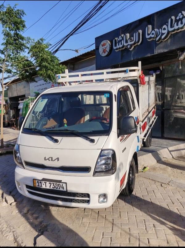 السلام عليكم كيا حمل للبيع نثيه مفتوح 2700موديل 2025مكفوله بعدهه بضمان الشركه بدون سستم سياره ماشية 30,000 السياره نضيفه بمعنه الكلمه تجي تشوفهه وتحكم سعرهه ١٦٥ورقه وبيهه مجال لشرايه فقط يتصل على هاذا الرقم ***********مكاني بغداد صليخ سبع بكار قرب ديوان الوقف السني؟...
