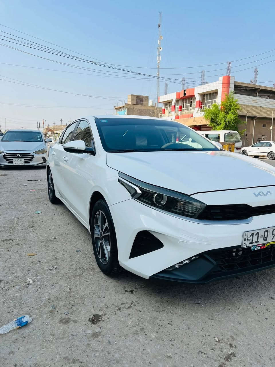 ‏السلام عليكم سيرات موديل 24 فول خليجي مكينة 2000 دوش ماشية 72 رقم بغداد باسمي تحويل ثاني يوم السيارة مقفولة من الصبغ ومن الضربة ومن أي شيء قير مكينة تبريد كفالة السيارة بيها بيها بارد بسيط مكاني نجف الاستفسار الرقم*********** السعر185 بيها مجال بسيط💞
