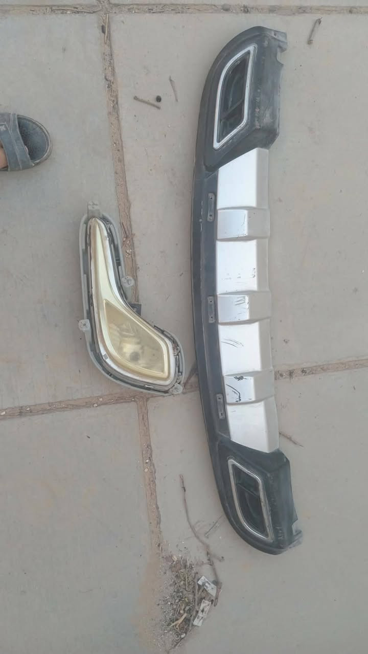 لايتات مديل ١٥ جديد حاوات السعر ١٥٠
بيه مجال والغراض الباقيات هديه ويلاتات تجين خاص 
رقم الهاتف ***********
