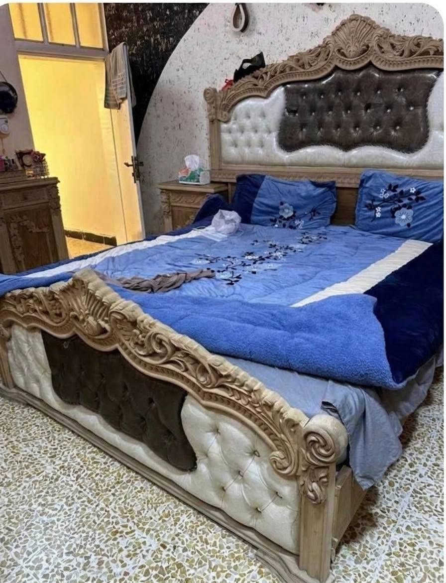 غرفة نوم مستعملة شي قليل
بعدها خام مامصبوغه للبيع *********** واتس اب
