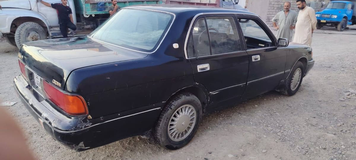 السلام عليكم 
ارنب 93 فول توماتيك ويرمنيه كله شغاله كير محرك شرط بسمي تريد تحويل تريد وكاله اسياره كله وضع شركه السعر 40 بيه مجال الرقم ***********
