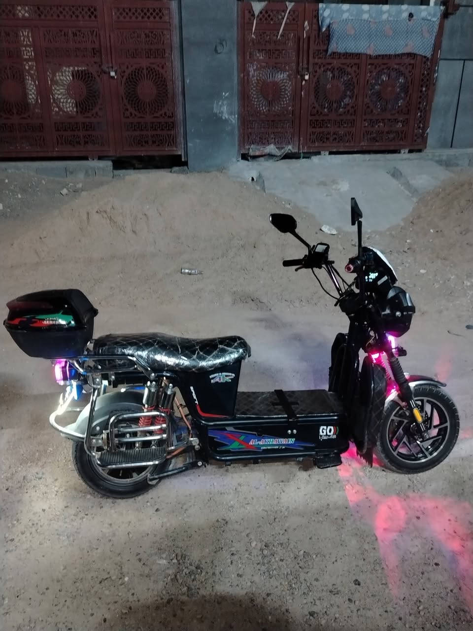 سلام عليكم دراجه جبلي للبيع 2025🚴‍♂️
بصمه وتشغيل عن بعد.💈
 نضام Rرجوع الى لخلف💈
لايتات زنون عالي ناصي 💈
بطاريات 6نوعيتهن ويلي 💈
دراجه كله شغاله وع فحص 💈
سعر 580وبيه مجال🤑
سفتسار خاص اول 
تواصل ع رقام ***********بي وتساب. 🤯☝
