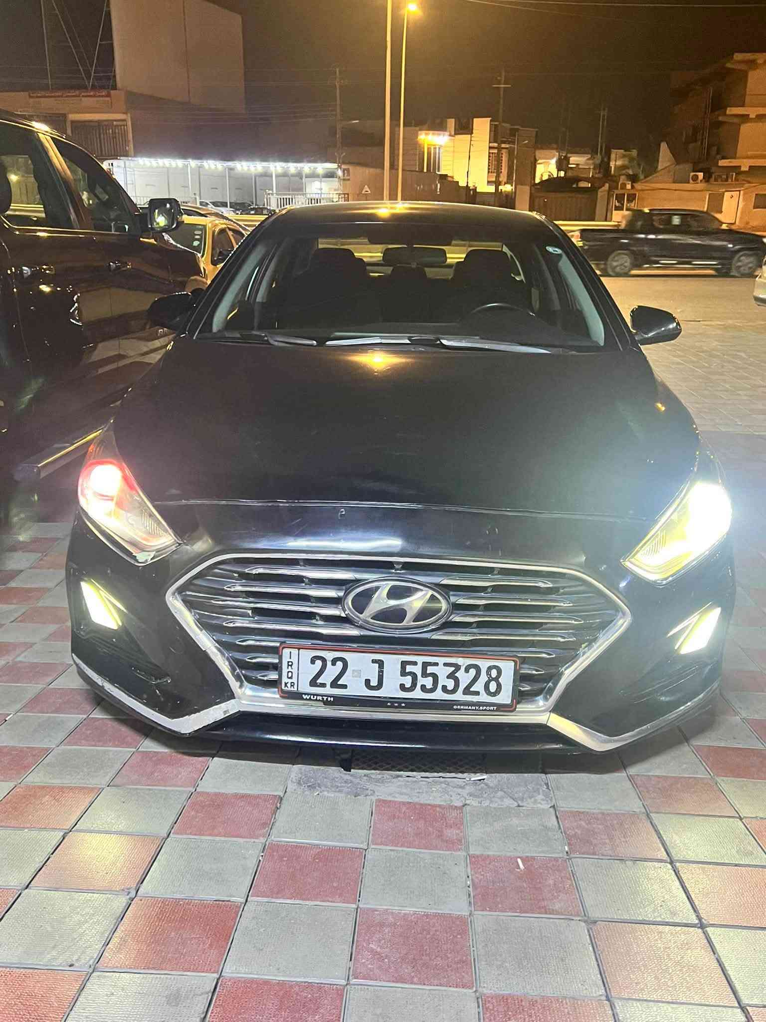 سوناتا 2018. وارد امريكي 

ضرر بسيط بارد في الجاملغ الاماميً والثاني مبدل اصلي واصبعين صبغ في البنيد فوق الايت الايمن جها سائق

كير ومكينة (جيد)
تبريد (واكف لبارحة كمبريسر)

صدر (جيد)
غرفتها بحاله (ممتازة)
هزه وسنوية جدد 22 اربيل تحويل مباشر

عداد المشي 123 الف كيلو 

السياره جاهزه وحلوه فقط تسوي تبريدها

عنواني الفلوجة! 

السعر المطلوب 125 ورقة قابل لتفاوض 
*********** للاستفسار واتساب او اتصال 
وسونار موجود مع الصور
