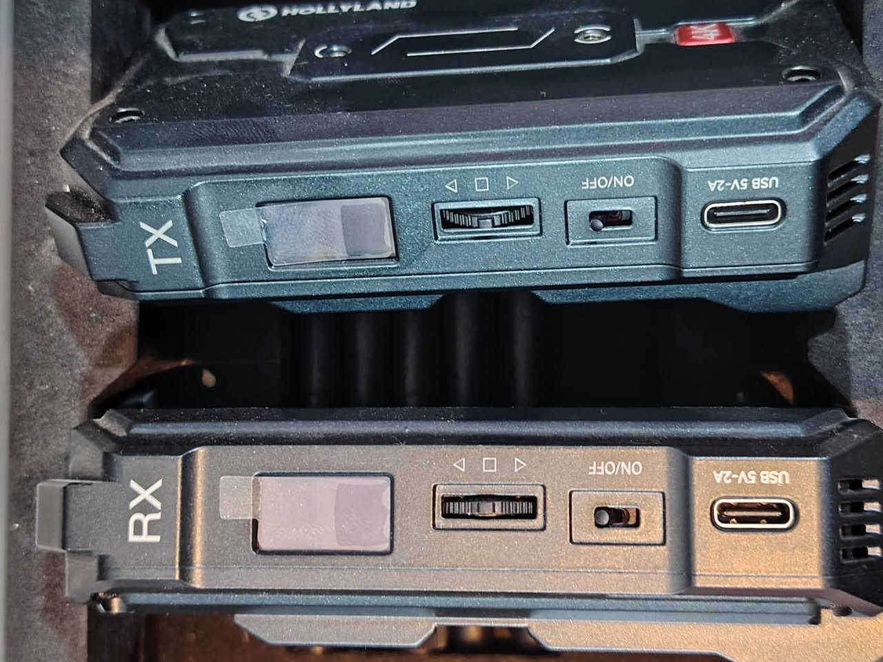 Hollyland pyro h 4k Hdmi transmit and receive 4k
متوفر النظافة بل صورة سعر 350 الف
***********

نص مكتوب في الصور:
- Hollyland Pyro H 4K HDMI Wireless Video Transmission System
- 4.9 (12)
- Compare
- In Stock
- €322.65
- USD $369.00