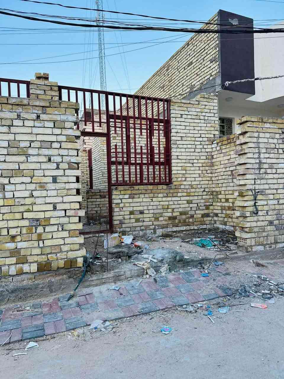 هيكل للبيع مساحه ١٢٠م ركن غرفتين صاله استقبال مطبخ صحيات داخليه خارجيه طويريج الجمعيه شارع ام البنين خدمات كامله بناء درجه اولى السعر ٣٩وبي مجال بلاش للاستفسار
***********
