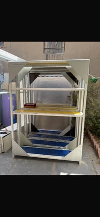 رفوف عدد أربعه ألمنيوم ومعرض جام للبيع للاتصال 07701376001