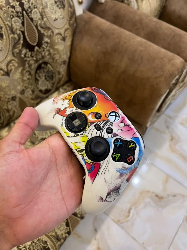 🎮 للبيع Xbox Series X – نسخة الأقراص 🔥
✨ 2023

✨ الجهاز نظيف جداً 98‎%‎

✨ استخدام قليل جدا على كد pes20. 

✨ نسخة الأقراص

✨ بدون أي مشاكل أو أعطال

✨ معاه 2 جويستك Xbox 🎮🎮

✨ تجي للبيت تفحص وتاخذ تراي بي شكد ماتريد 
وتتوكل

++يوجد توصيل 🚚 

💰 السعر: 750الف

اما باقي الاضافات يختلف السعر
بخصوص الگيم سير استخدام مرتين او تلاثة 
موجود الضمان +بطاقة الگيم باس

مراسلة خاص

***********
او اني ادخلك .

