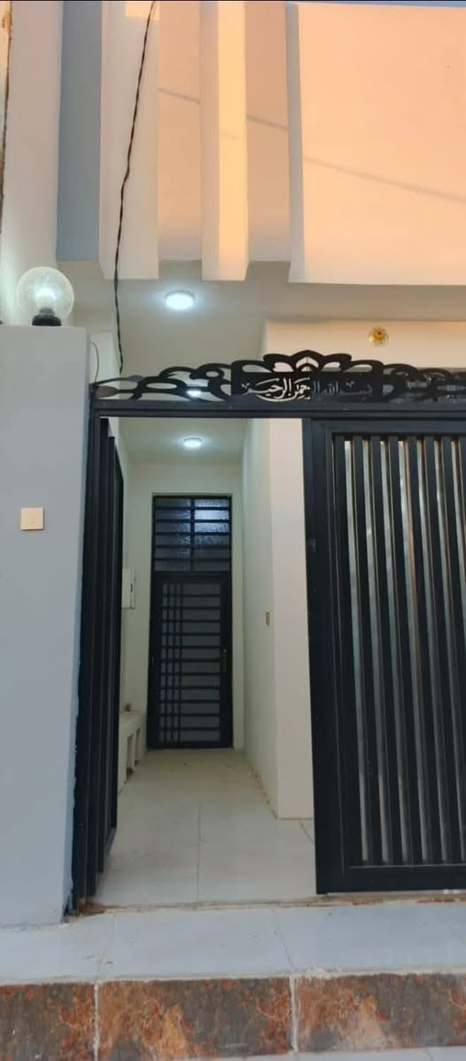 للبيع بيت 100 متر جديد غير مسكون النجف مجمع بيتي الثاني بلوك 71 سند حر طابو صرف بأسمي البيت مداور مباشر  بناء درجة أولى كونكريت صب طابوق جمهوري يتكون من استقبال مفتوح على صالة ومطبخ وصحيات داخلية وخارجية وغرفة ومكشوفة ..  السعر 62 مليون
***********
***********
للبيع بيت 100 متر جديد غير مسكون النجف مجمع بيتي الثاني بلوك 71 سند حر طابو صرف بأسمي البيت مداور مباشر  بناء درجة أولى كونكريت صب طابوق جمهوري يتكون من استقبال مفتوح على صالة ومطبخ وصحيات داخلية وخارجية وغرفة ومكشوفة ..  السعر ٦٣ مليون
