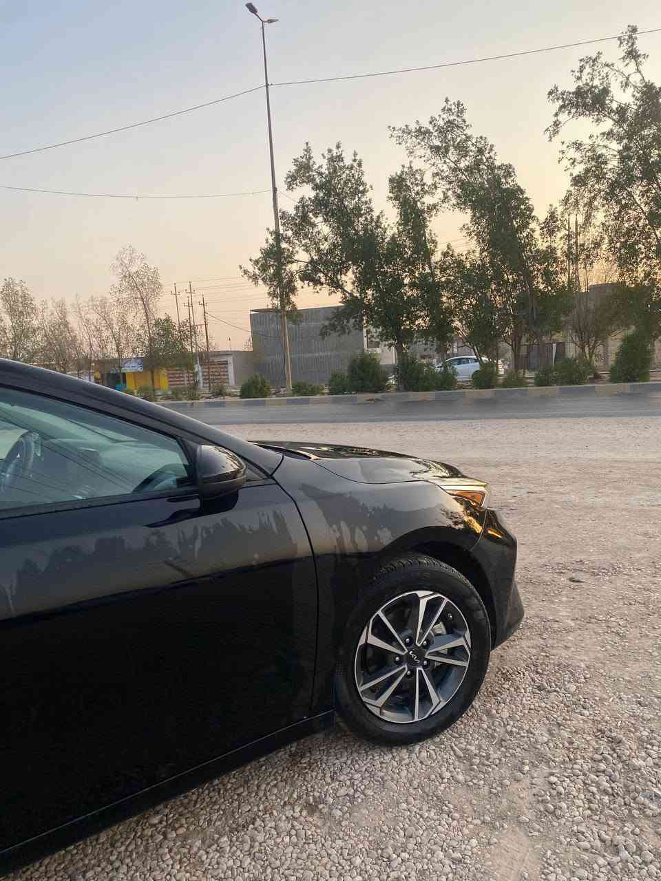 السلام عليكم  فورتي 23 اللون اسواد
السعر (135) وبيه مجال 
المواصفات LX

 دخول جديد 

ماشيه 27 الف الضرر ربع البنيد بارد و نصبغ  

للستفسار اتصال او واتساب  

***********
