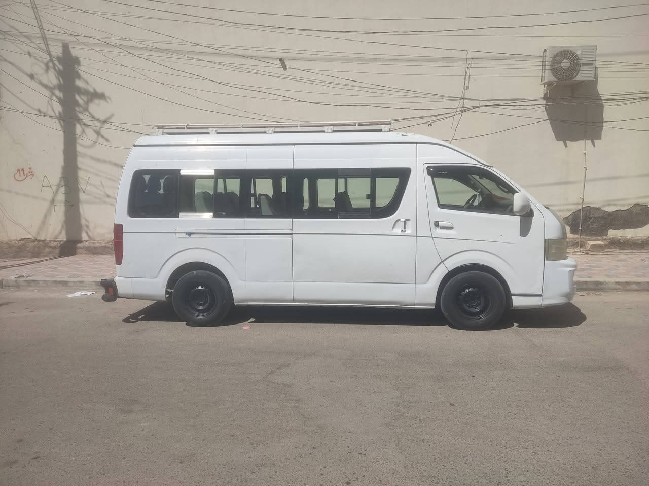 السلام عليكم 
جنبي H2 مديل 2015 ، كامله من كلشي ، مكينه و گير وتبريد مكفولات ، دوشمه سقف وارضيه بحاله جيده سعر 115 ، مراسله خاص او اتصال على الرقم *********** مكانن السياره كربلاء المقدسة
