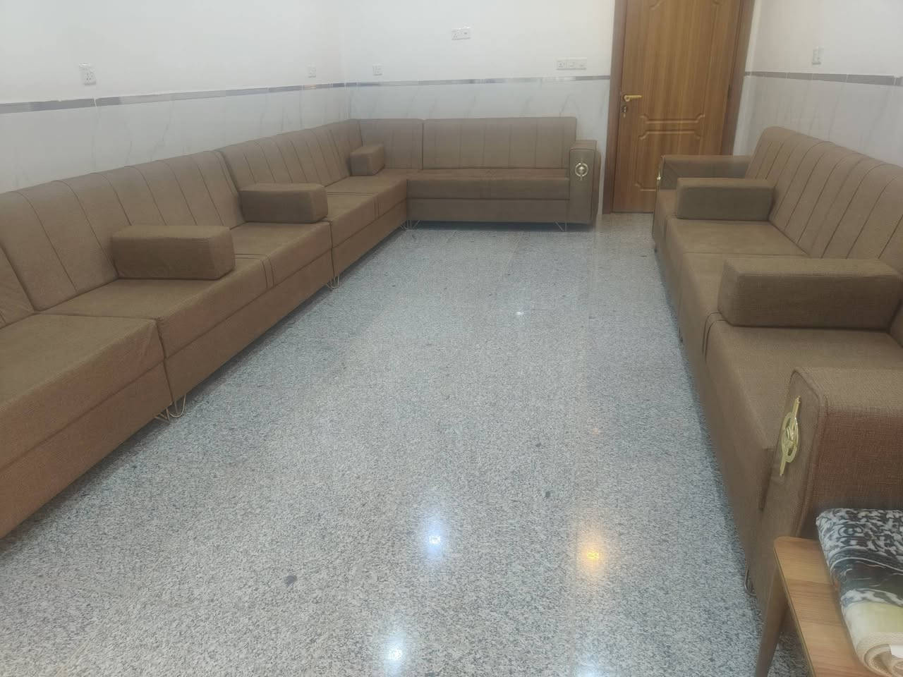 ديوان ١٨مقعد • تفصال عراقي • مستخدم قليل